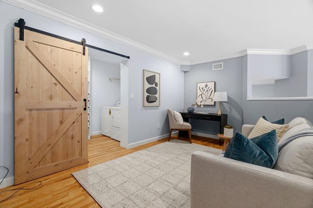 130 Appleton St 3H, Boston, MA 02116