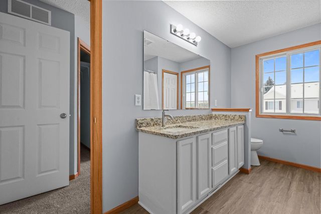 1844 Mockingbird Avenue, Shakopee, MN 55379