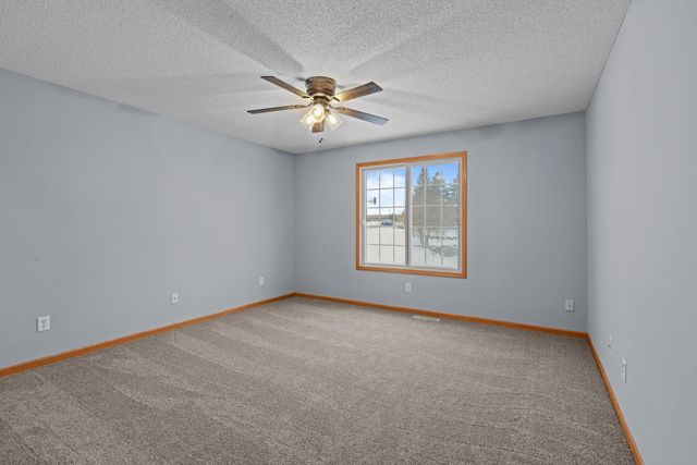 1844 Mockingbird Avenue, Shakopee, MN 55379