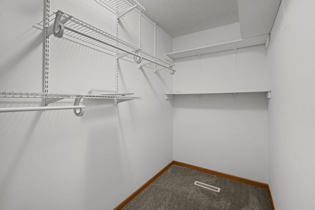 1844 Mockingbird Avenue, Shakopee, MN 55379