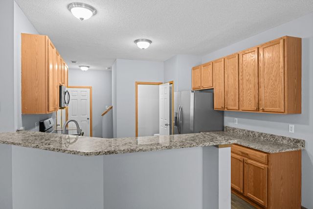 1844 Mockingbird Avenue, Shakopee, MN 55379