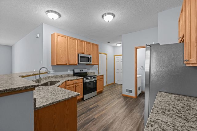 1844 Mockingbird Avenue, Shakopee, MN 55379