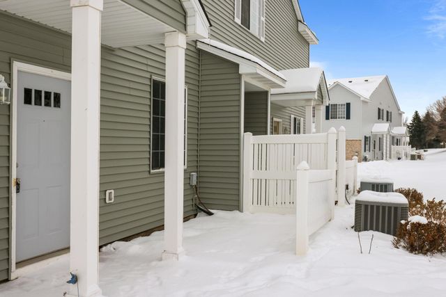 1844 Mockingbird Avenue, Shakopee, MN 55379