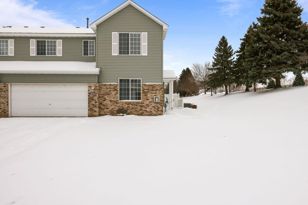 1844 Mockingbird Avenue, Shakopee, MN 55379