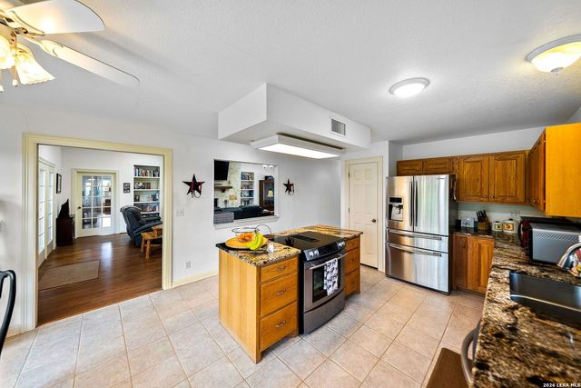 139 N Drew, Kerrville, TX 78028