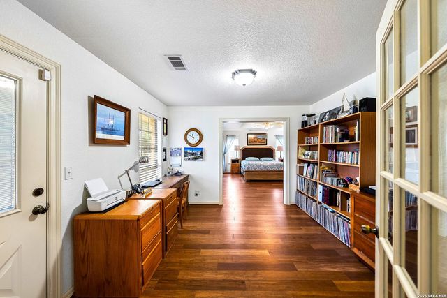 139 N Drew, Kerrville, TX 78028