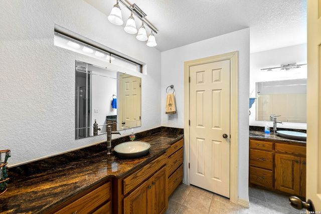 139 N Drew, Kerrville, TX 78028