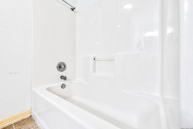 139 N Drew, Kerrville, TX 78028