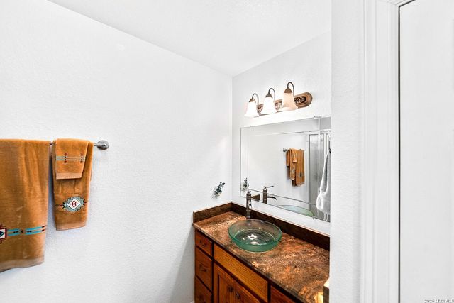 139 N Drew, Kerrville, TX 78028