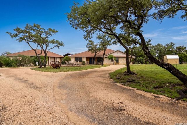 139 N Drew, Kerrville, TX 78028