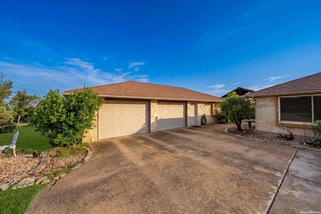 139 N Drew, Kerrville, TX 78028