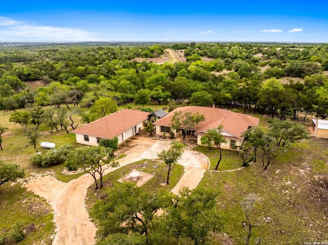 139 N Drew, Kerrville, TX 78028