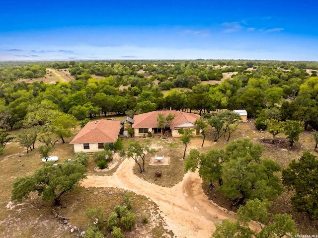 139 N Drew, Kerrville, TX 78028