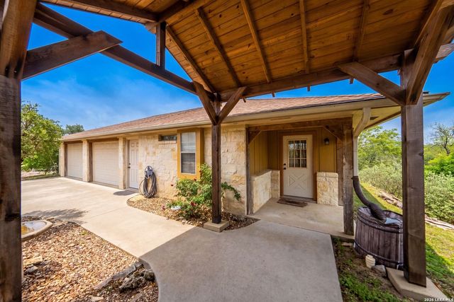 139 N Drew, Kerrville, TX 78028