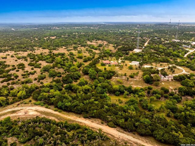 139 N Drew, Kerrville, TX 78028
