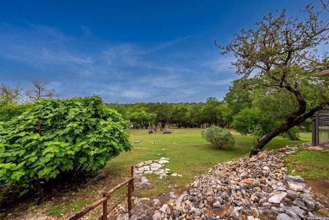 139 N Drew, Kerrville, TX 78028