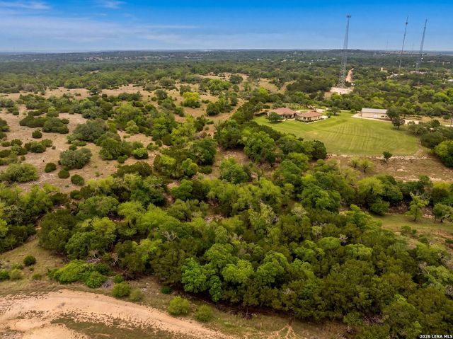 139 N Drew, Kerrville, TX 78028