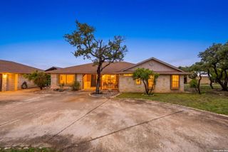 139 N Drew, Kerrville, TX 78028