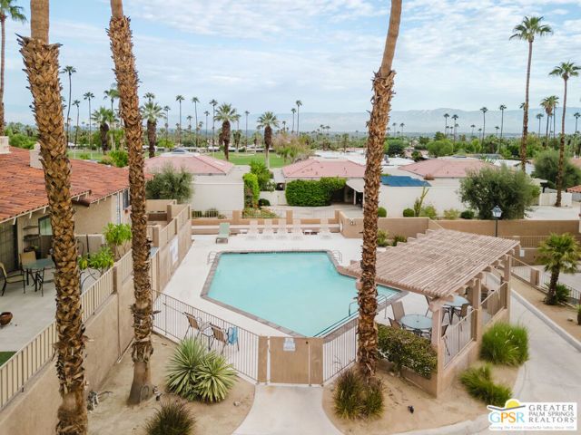 46400 Ryway Place 10, Palm Desert, CA 92260