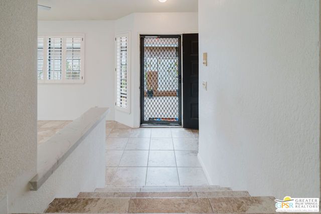 46400 Ryway Place 10, Palm Desert, CA 92260