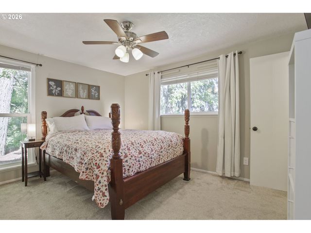 5048 Sw CORONADO St, Portland, OR 97219