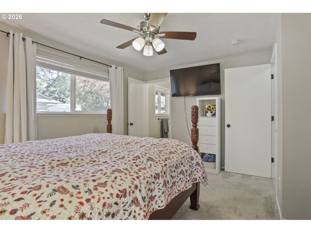 5048 Sw CORONADO St, Portland, OR 97219