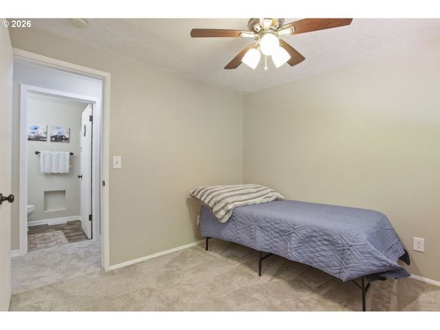 5048 Sw CORONADO St, Portland, OR 97219
