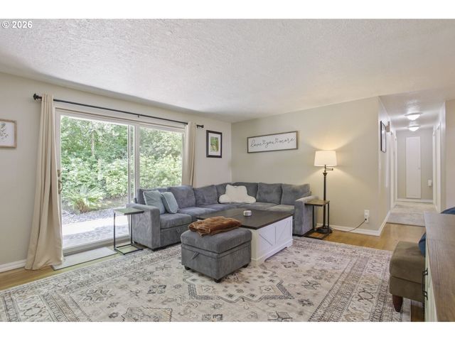 5048 Sw CORONADO St, Portland, OR 97219