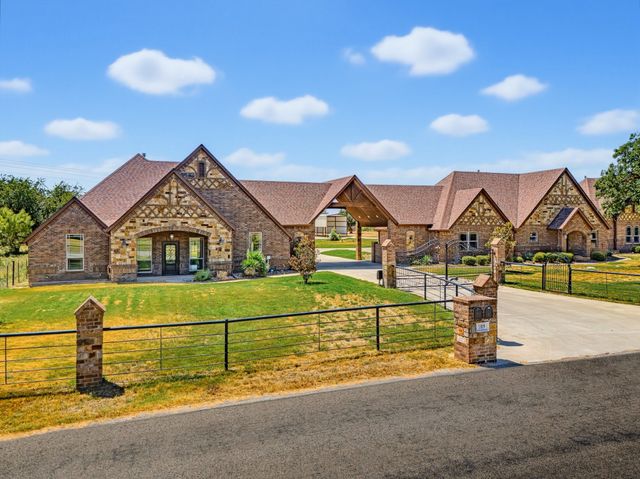 189 Hlavek Road, Decatur, TX 76234