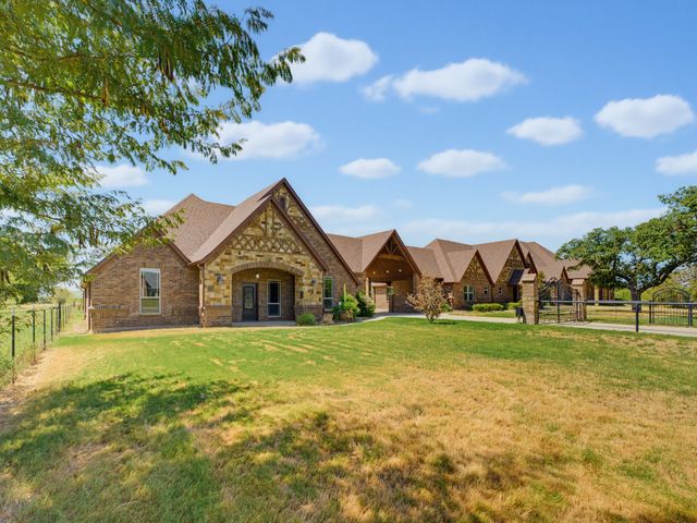 189 Hlavek Road, Decatur, TX 76234