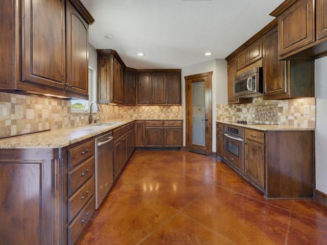 189 Hlavek Road, Decatur, TX 76234