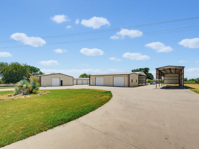 189 Hlavek Road, Decatur, TX 76234