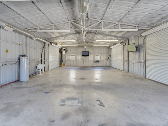 189 Hlavek Road, Decatur, TX 76234