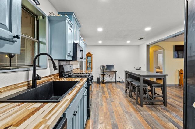 201 S Caney Street, Dodd City, TX 75438