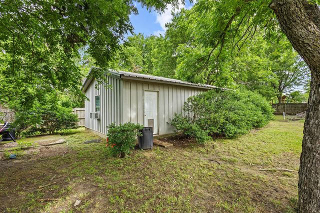 201 S Caney Street, Dodd City, TX 75438