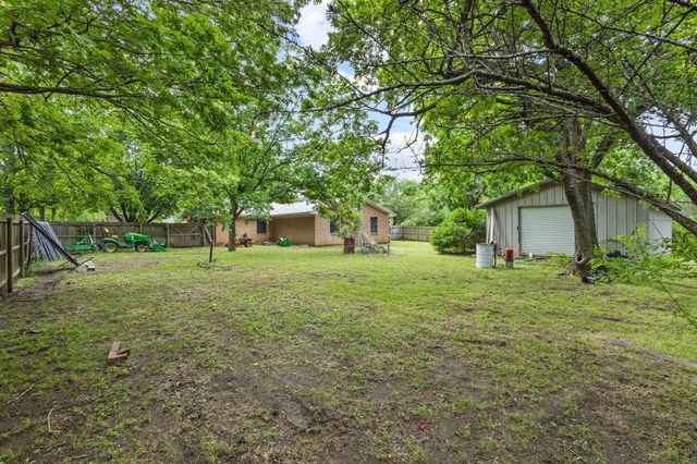 201 S Caney Street, Dodd City, TX 75438