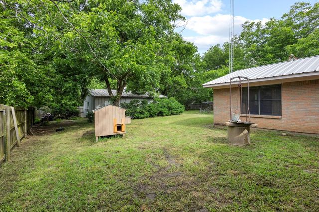 201 S Caney Street, Dodd City, TX 75438