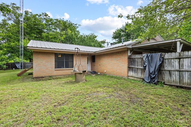 201 S Caney Street, Dodd City, TX 75438