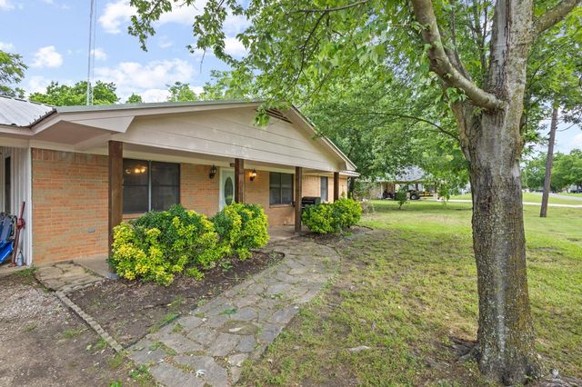 201 S Caney Street, Dodd City, TX 75438