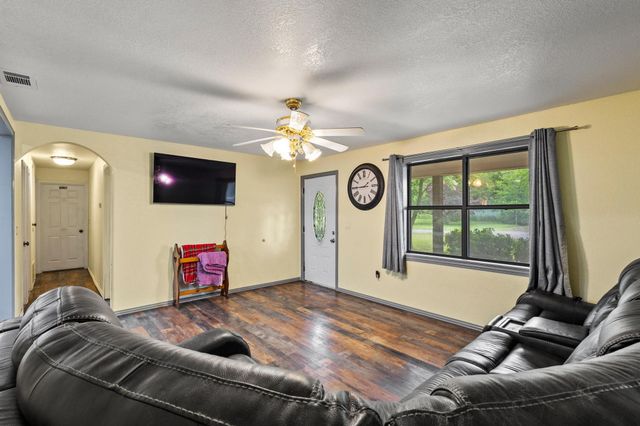 201 S Caney Street, Dodd City, TX 75438