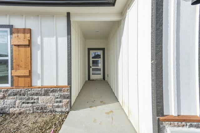 3560 E Bearsden St, Derby, KS 67037