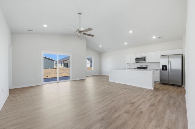 3560 E Bearsden St, Derby, KS 67037
