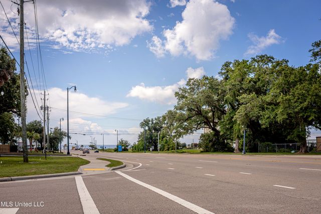 1457 Georgia Place, Gulfport, MS 39507