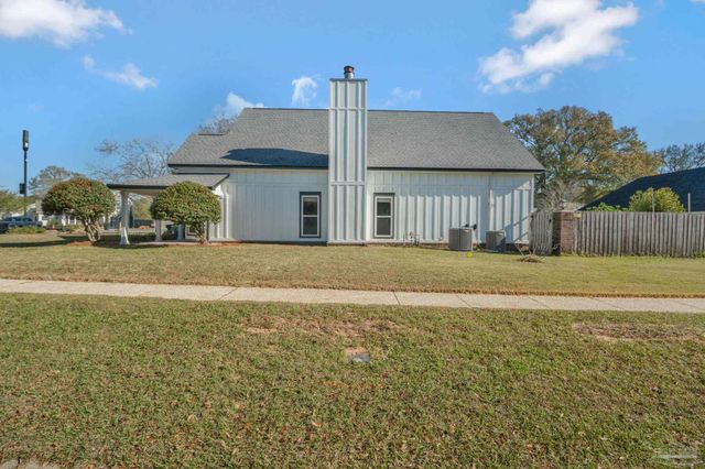 2820 Semoran Ct, Pensacola, FL 32503