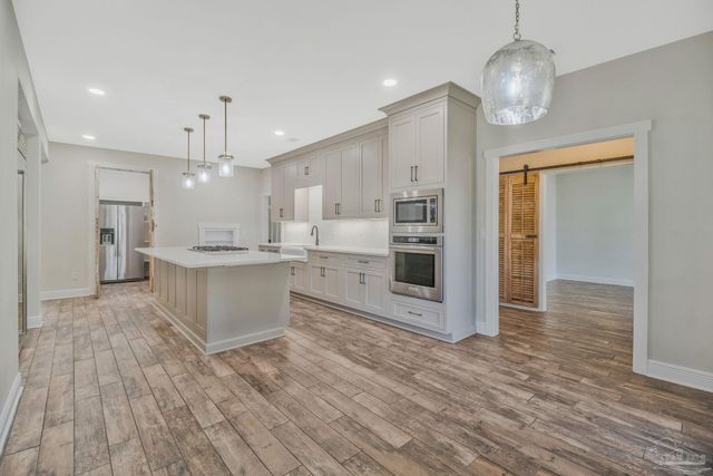 2820 Semoran Ct, Pensacola, FL 32503