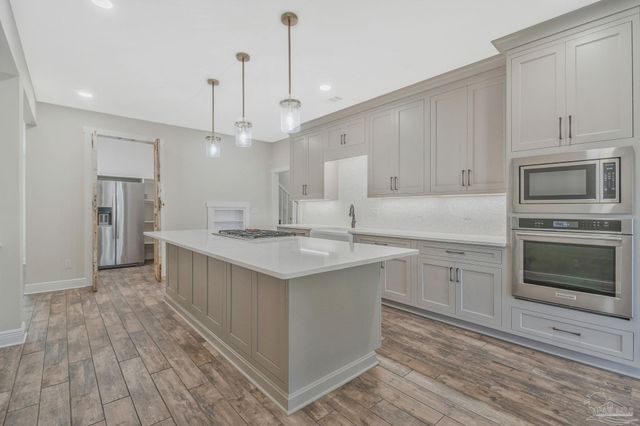 2820 Semoran Ct, Pensacola, FL 32503