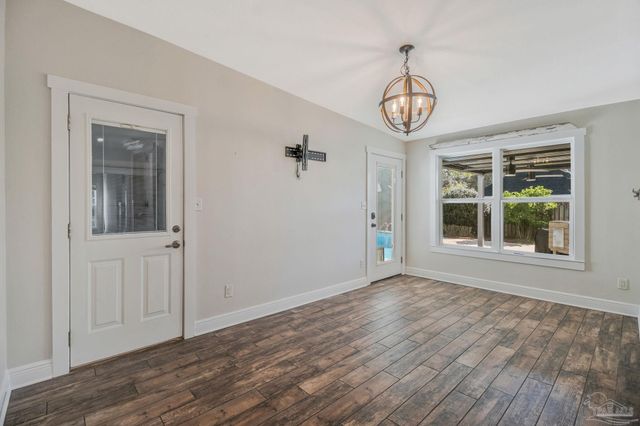 2820 Semoran Ct, Pensacola, FL 32503