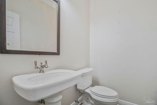 2820 Semoran Ct, Pensacola, FL 32503