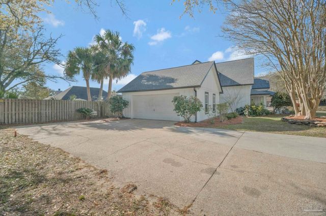 2820 Semoran Ct, Pensacola, FL 32503