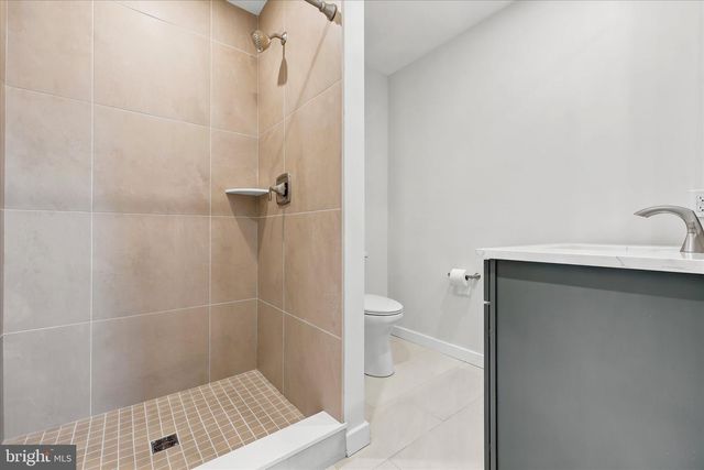 8 JAMES RD, Broomall, PA 19008